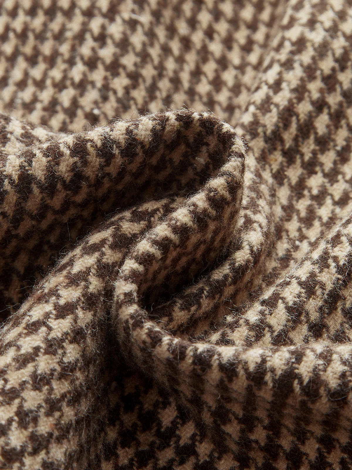 Belted Houndstooth Tweed Shorts - Image 3