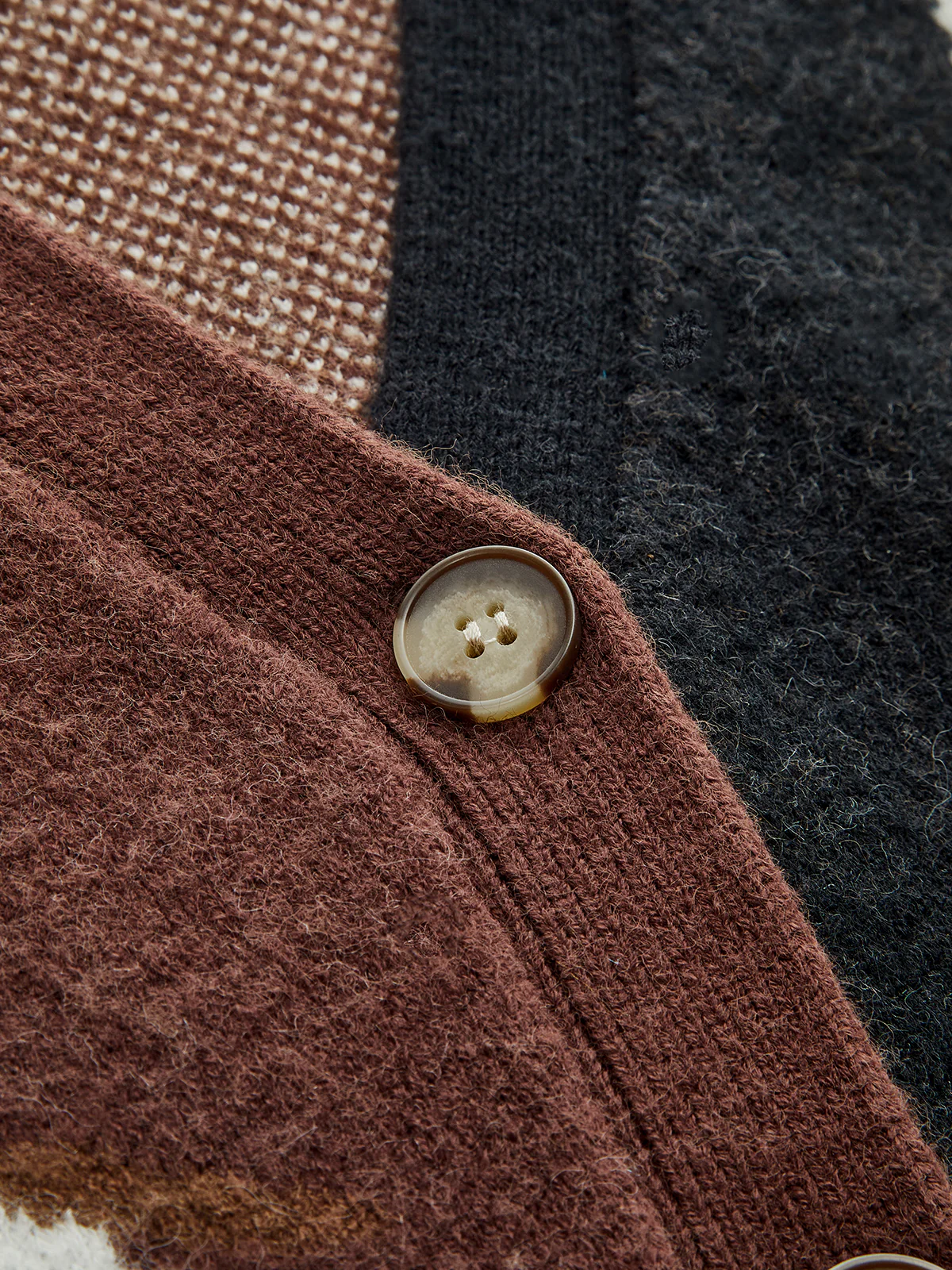 Color-Block Horse-Print Knit Cardigan - Image 4