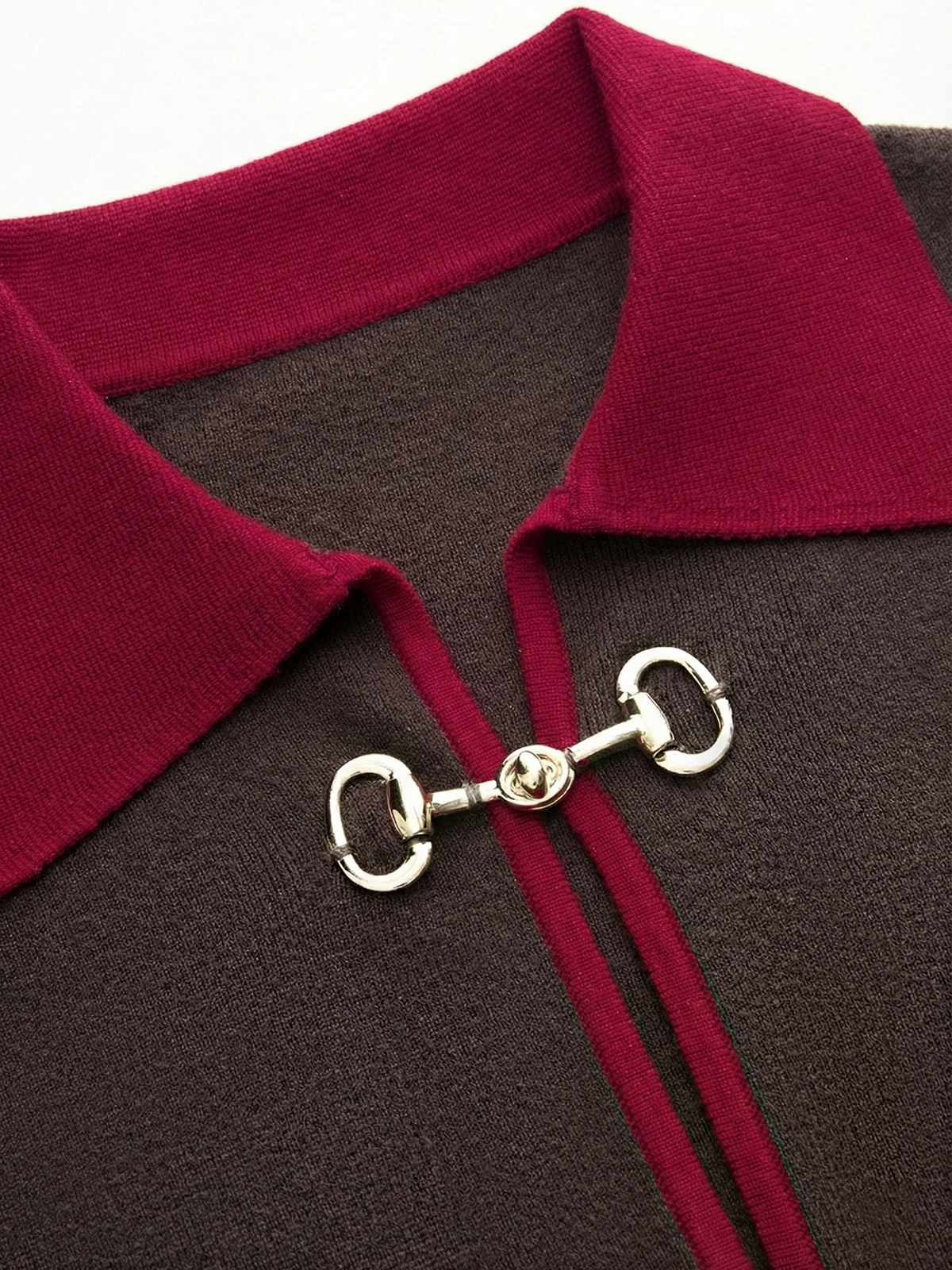 Contrast Collar Horsebit Knit Sleeveless Top - Image 4