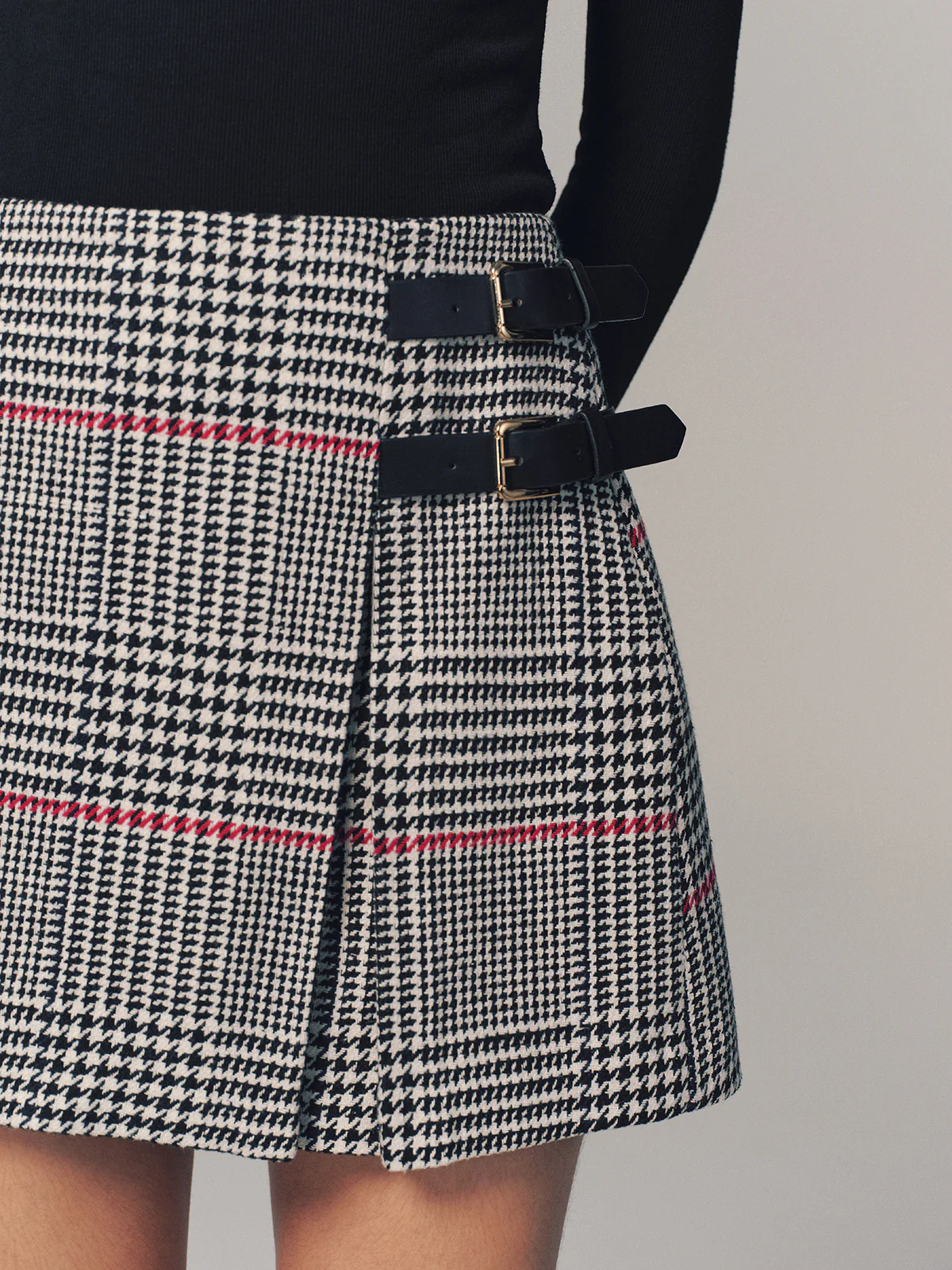 Double Belt Accent Houndstooth Mini Skirt - Image 3