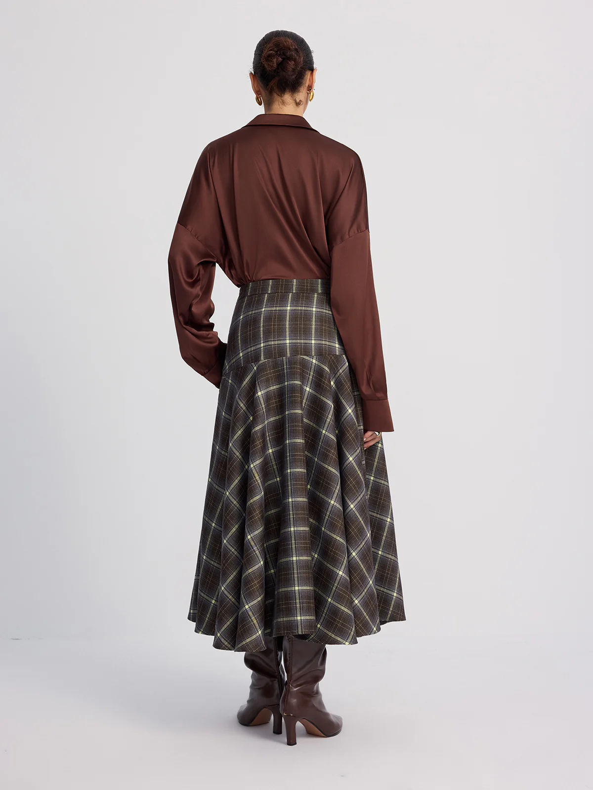 High-Waisted Asymmetric Plaid Midi Skirt - Image 6
