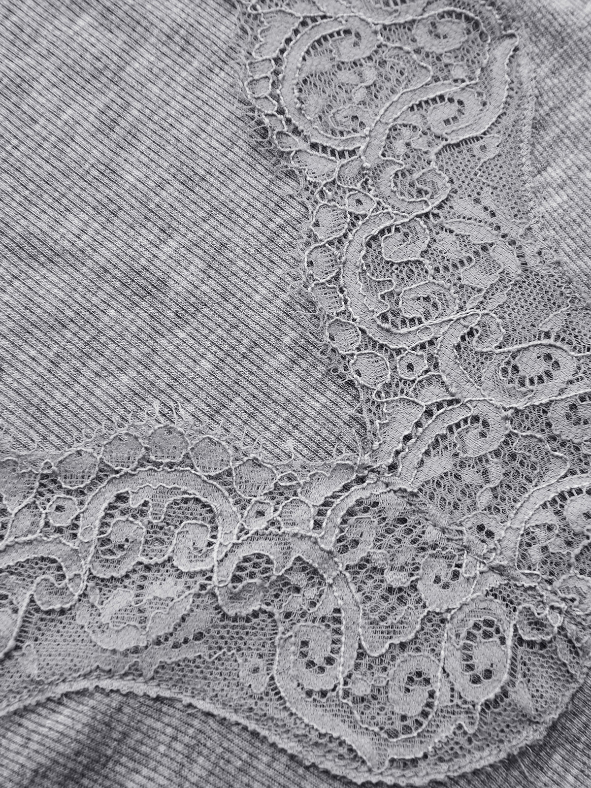 Lace V-Neck Ruched Long-Sleeve Top - Image 4