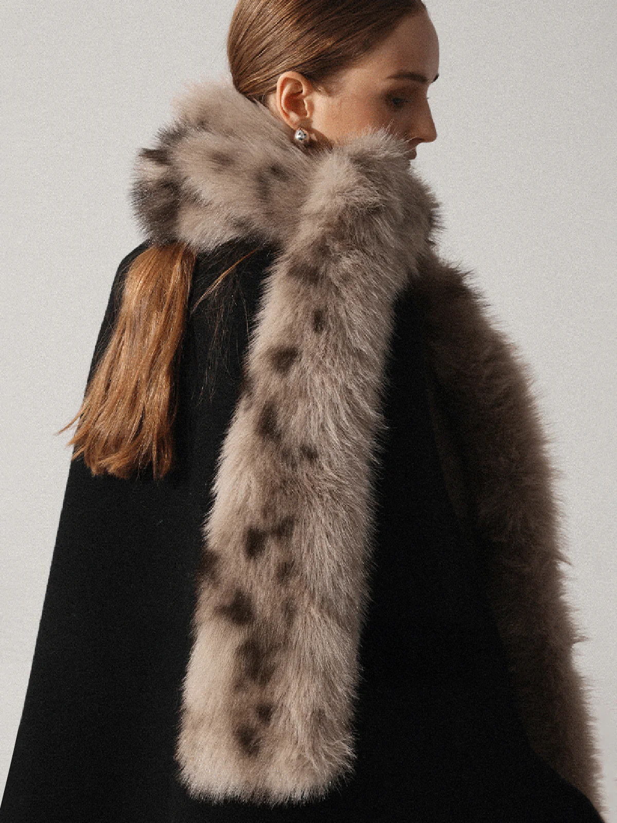 Leopard-Print Faux Fur Scarf - Image 4