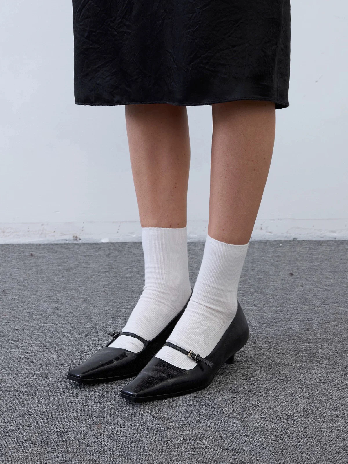 Square Toe Mary Jane Pumps - Image 4