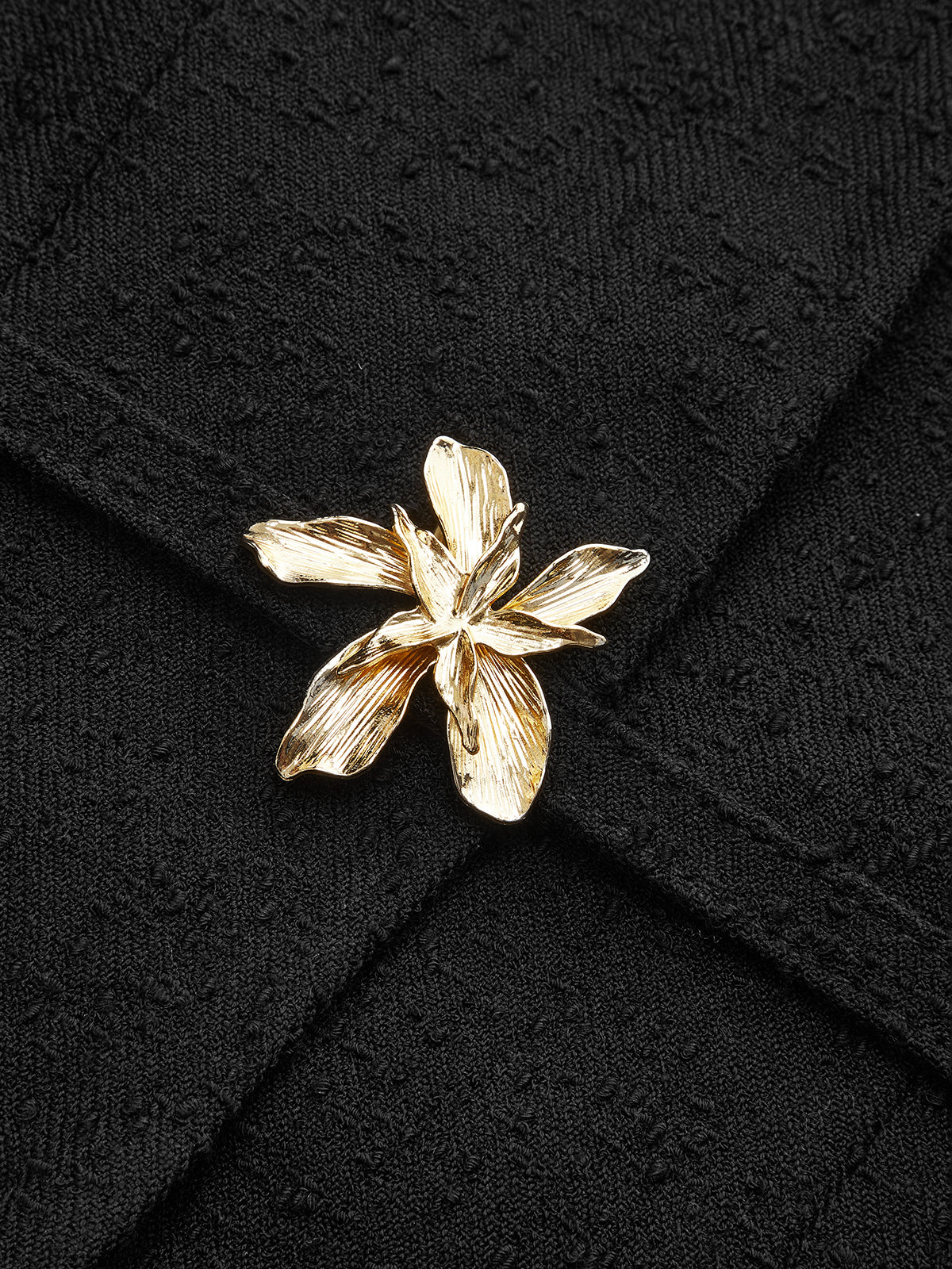 Textured Blazer with Floral Buckle Belt - Image 3