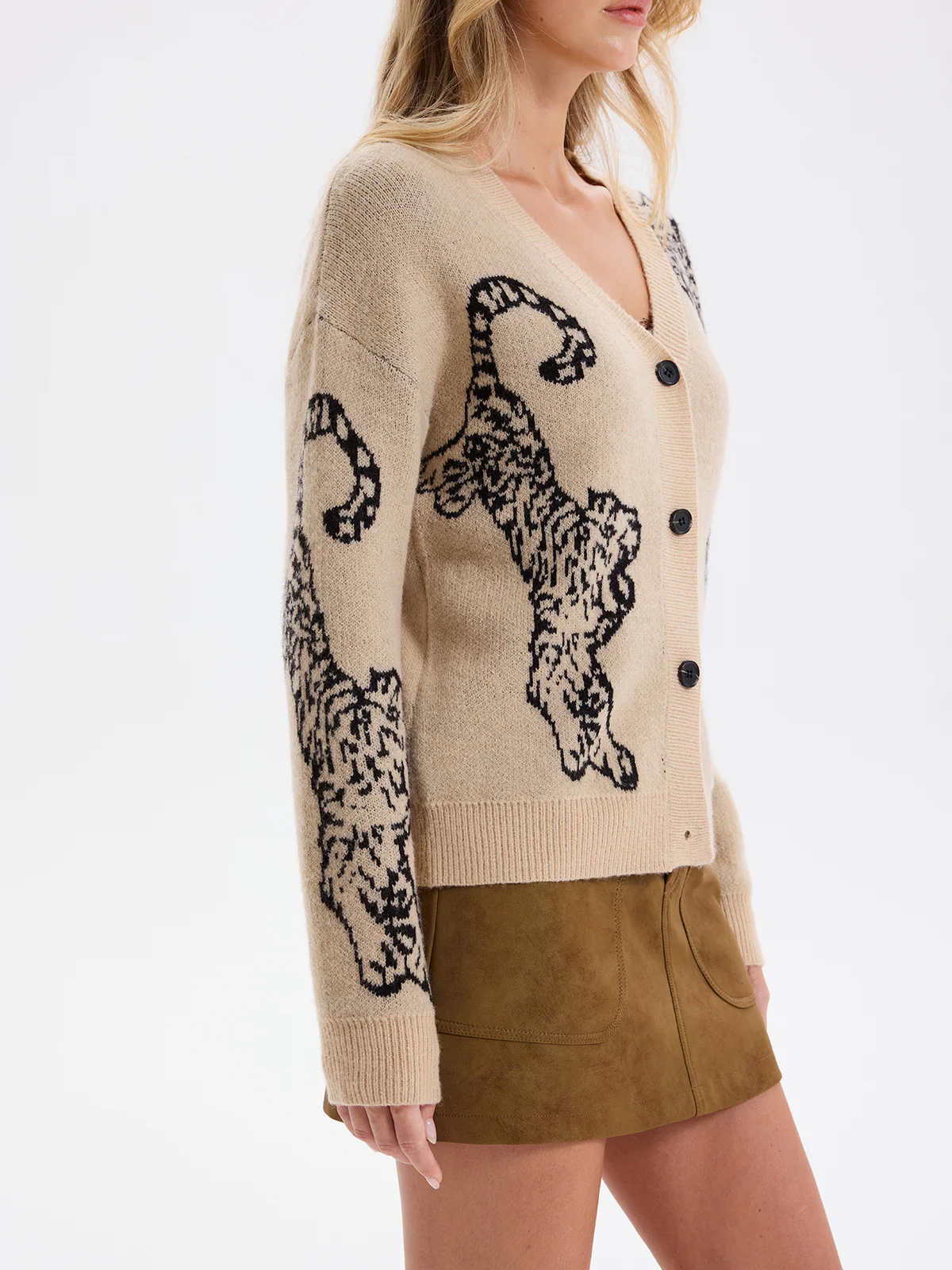 Tiger Jacquard V-Neck Knit Cardigan - Image 4