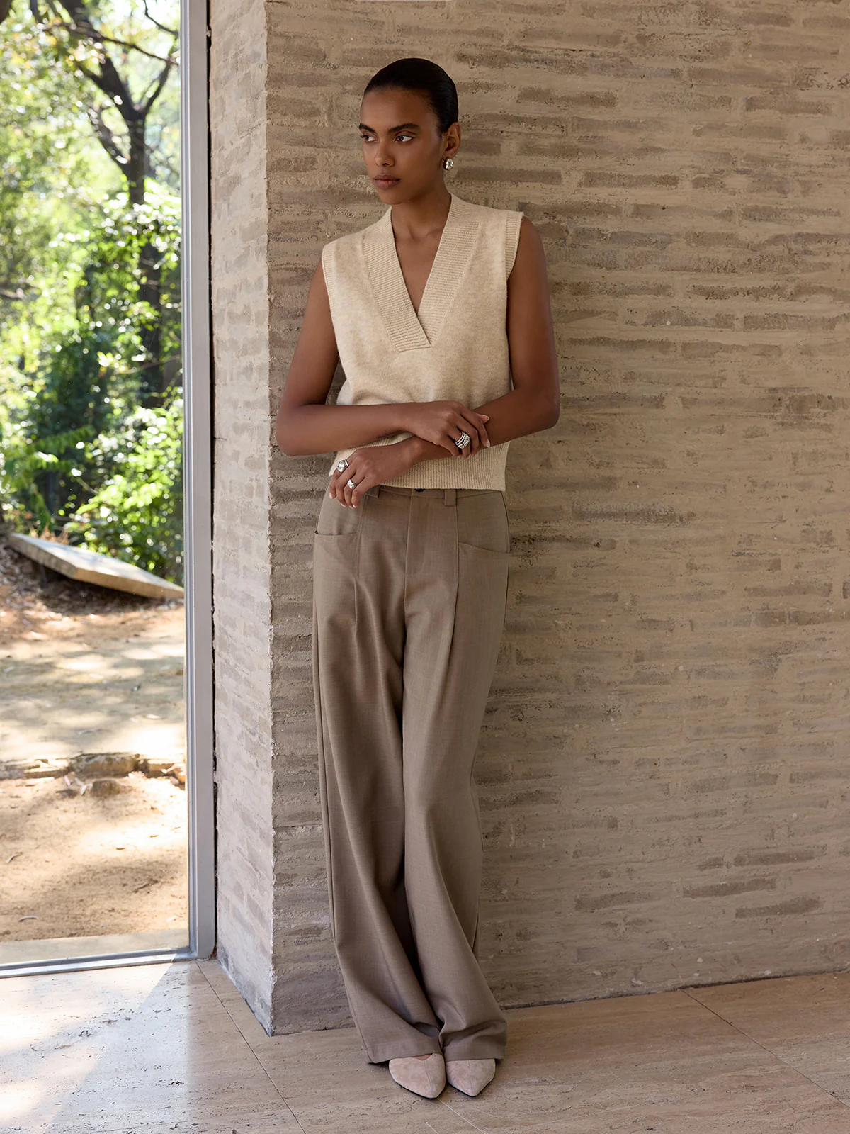 Wool-Blend V-Neck Sleeveless Knit Vest - Image 4